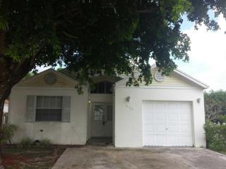 3700 Daffodil Ln, Hollywood, FL 33025-3238