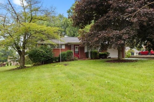 17 Darlington Rd, Beaver Falls, PA 15010-3025