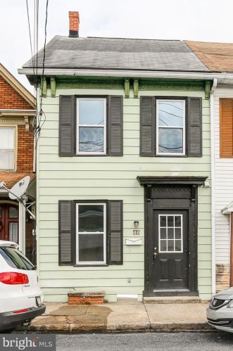 46 Allen St, Navy Sup Dpt, PA 17055-3301