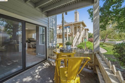 123 Lakeshore Ct, Richmond CA  94804-7422 exterior