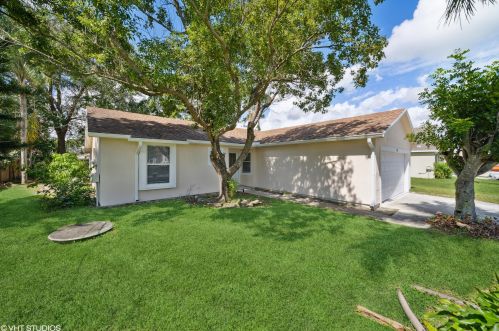 3438 Martin St, Fort Pierce, FL 34953-4909
