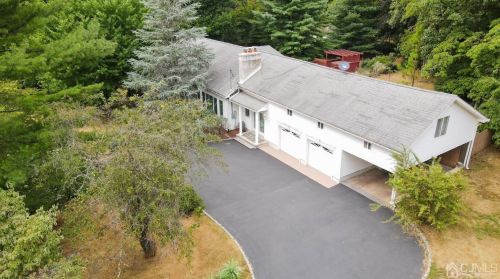 40 Wilson Ave, Morganville NJ  07751-9786 exterior