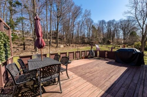 14 Alvin Rd, West Milford Lakes NJ  07480-1643 exterior