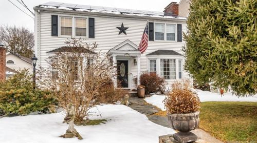 55 Crestview Ave, Stamford, CT 06907-1908