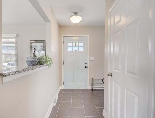 7420 Chadwick Rd, Milwaukee, WI 53217-3408