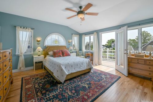 624 Tower Mews, Oakdale NY  11769-2449 exterior