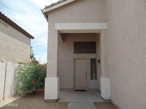 933 Windsor Dr, Gilbert, AZ 85296-4229