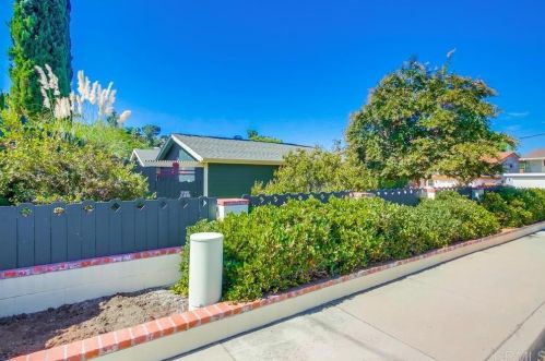 7386 Hamlet Ave, San Diego, CA 92120-1924