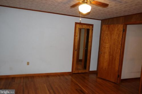 609 Hammond Ave, Hanover PA 17331-3843 exterior