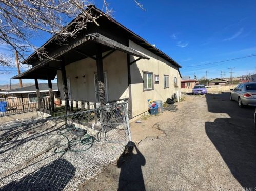 405 3rd Ave, Barstow, CA 92311-2372
