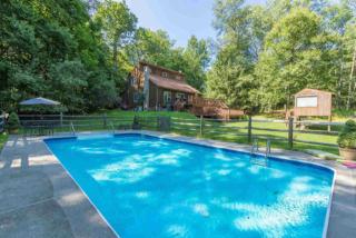 6 Winston Dr, Rhinebeck, NY 12572-2137
