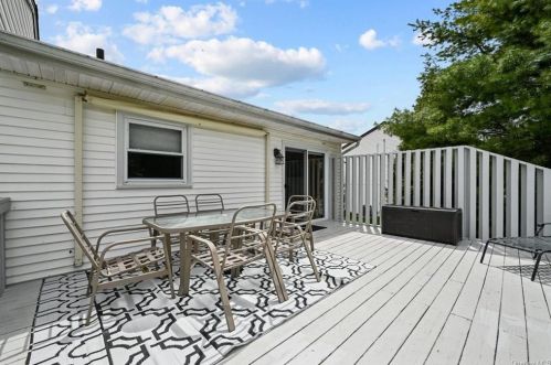 9 New Castle Dr, Washingtonville NY  10992-1735 exterior