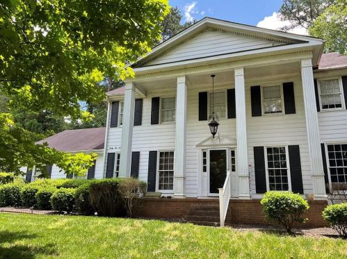 4260 Kings Troop Rd, Stone Mountain, GA 30083-4707