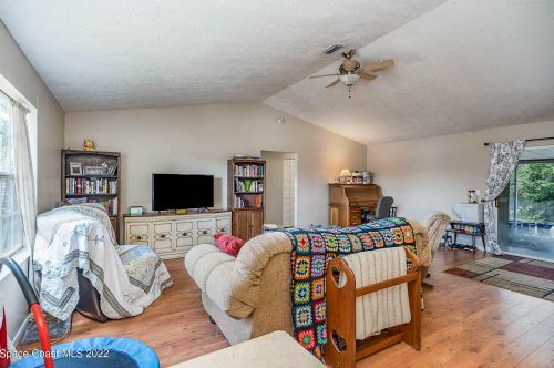 6349 Hunt Rd, Cocoa, FL 32927-3328
