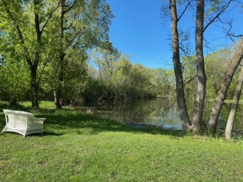 7718 Overlook Dr, Greendale, WI 53129-2141