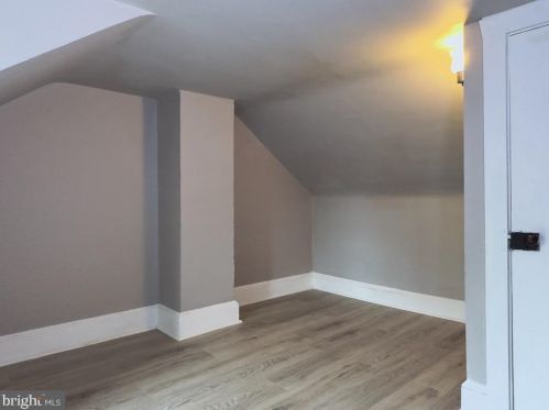 565 Pershing Ave, Lancaster PA  17602-4369 exterior