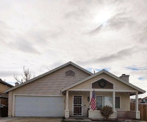 13655 Opal Cir, Victorville, CA 92392-9120