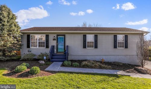 461 Alsberry St, Strasburg, VA 22657-1908