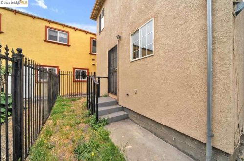 7117 Herbert Guice Way, Oakland CA  94621-3212 exterior