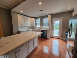 1720 Jackson St, Philadelphia, PA 19145-3834