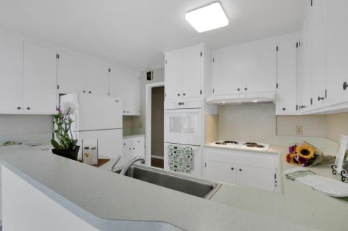 22 Henry Pl, Millbrae CA  94030-1610 exterior