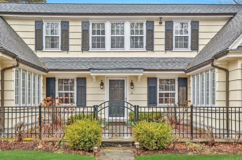 77 Scarborough Sta Rd, Briarcliff, NY 10510-2023
