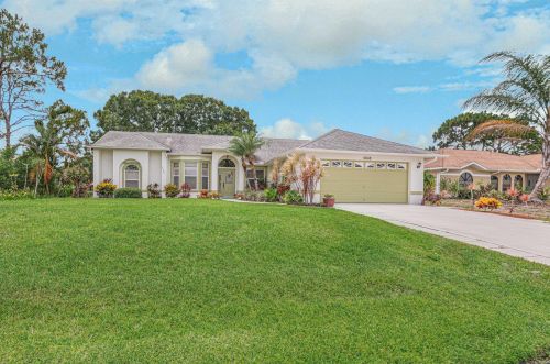 6848 Jorgensen Rd, Fort Pierce, FL 34983-1309