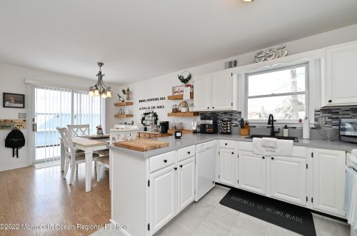 336 Briggs Ave, Lacey NJ  08731-2532 exterior