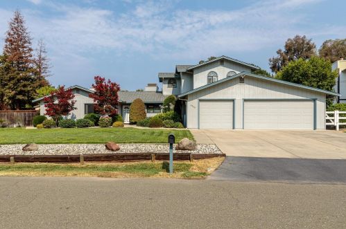 6940 Eastside Ct, Citrus Heights, CA 95662-2609