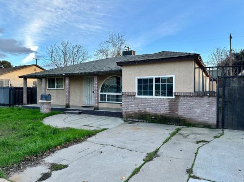918 Loletta Ave, Modesto CA  95351-1839 exterior