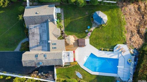 4 Blanchard Dr, Northport, NY 11768-1202