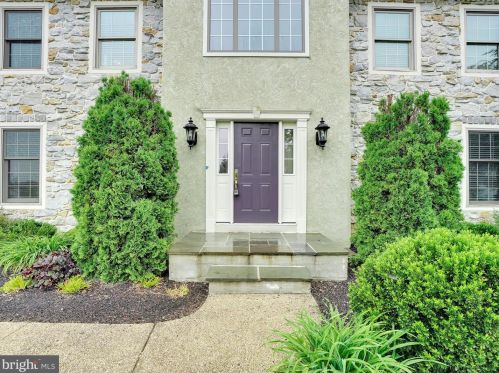 100 Meadow Creek Dr, Landisville, PA 17538-1393