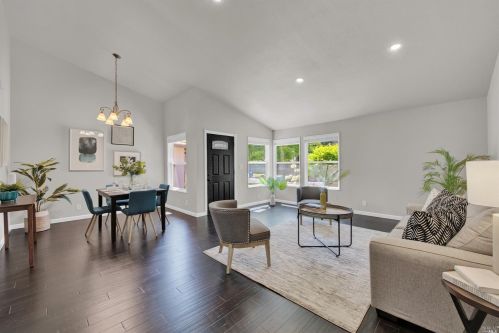 537 Stanford St, Vacaville CA  95687-4609 exterior