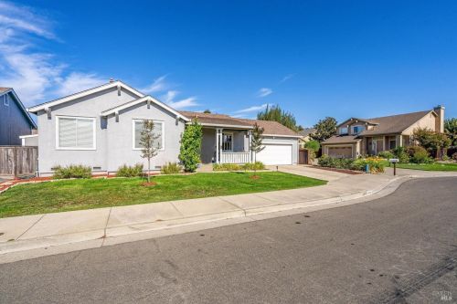 2045 Banjo Dr, Santa Rosa, CA 95407-4515
