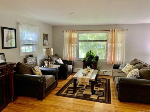 22 Wurtsboro Mtn Rd, Rock Hill, NY 12775-8801