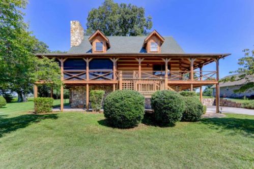 4239 Paradise Hills Dr, Maryville, TN 37804-3979
