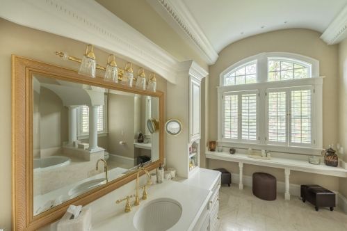 16 Gln Dr, Mashpee MA 02649-2946 exterior