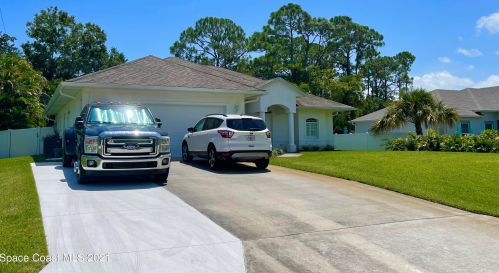 610 Breakwater Ter, Sebastian, FL 32958-6113