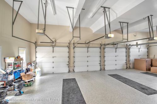 24 Dora Ln, Holmdel Village NJ  07733-1671 exterior