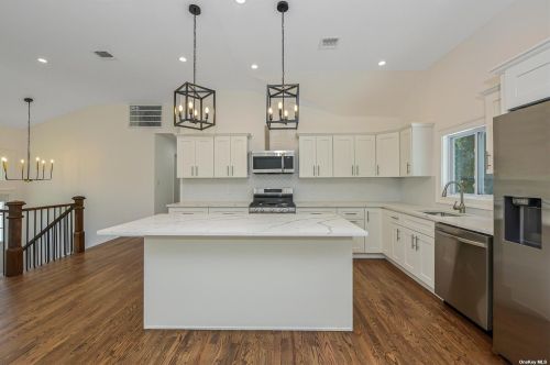 34 Corsa St, Huntington Station NY  11746-6623 exterior