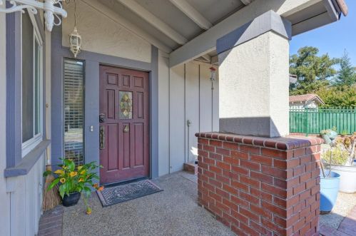 6425 Indian River Dr, Citrus Heights CA  95621-4752 exterior