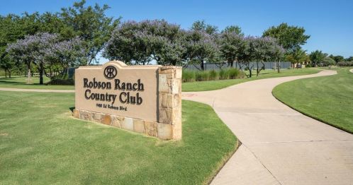 10825 Southerland Dr, Denton TX  76207-8683 exterior