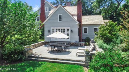 203 Riverside Ave, Riverside CT  06878-2212 exterior