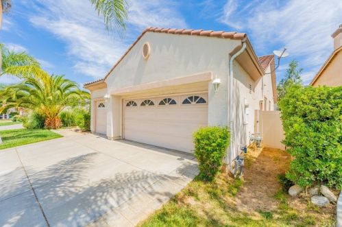 726 Flower St, Beaumont, CA 92223-7169