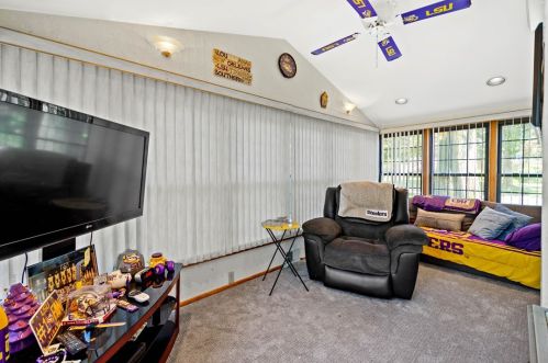 1213 Prospect Rd, Pittsburgh PA 15227-3730 exterior