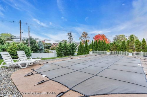 209 St, Brielle NJ exterior