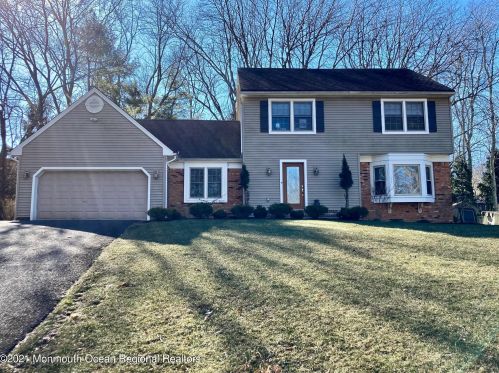 40 Cliffedge Way, Tinton Falls, NJ 07701-5202