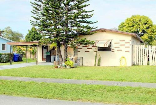 4210 33rd Dr, Hollywood, FL 33023-5611