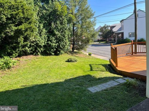 303 Port Clinton Ave, Moselem PA  19526-1712 exterior