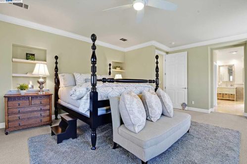 10890 Inspiration Cir, Pleasanton CA 94568-5560 exterior